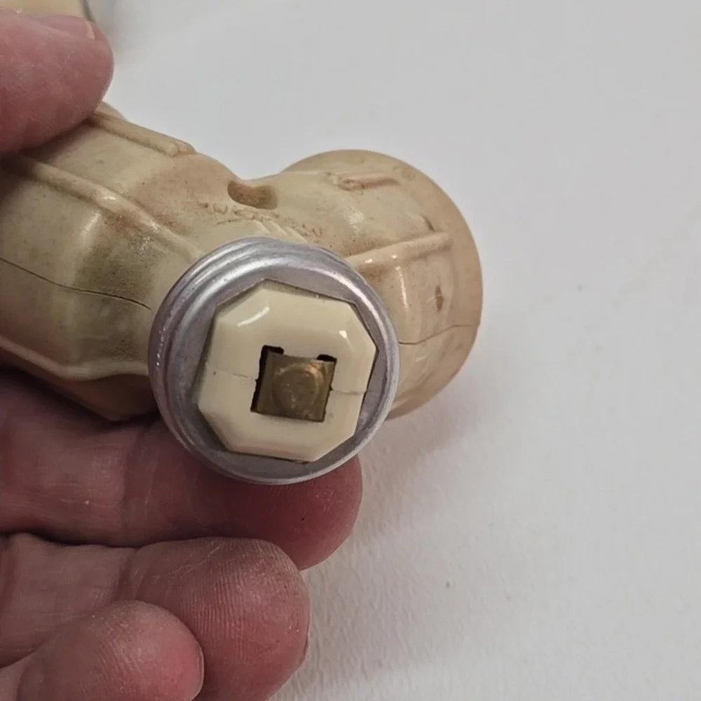 Lot Of 6  Screw-in Light Socket Adapters‎
